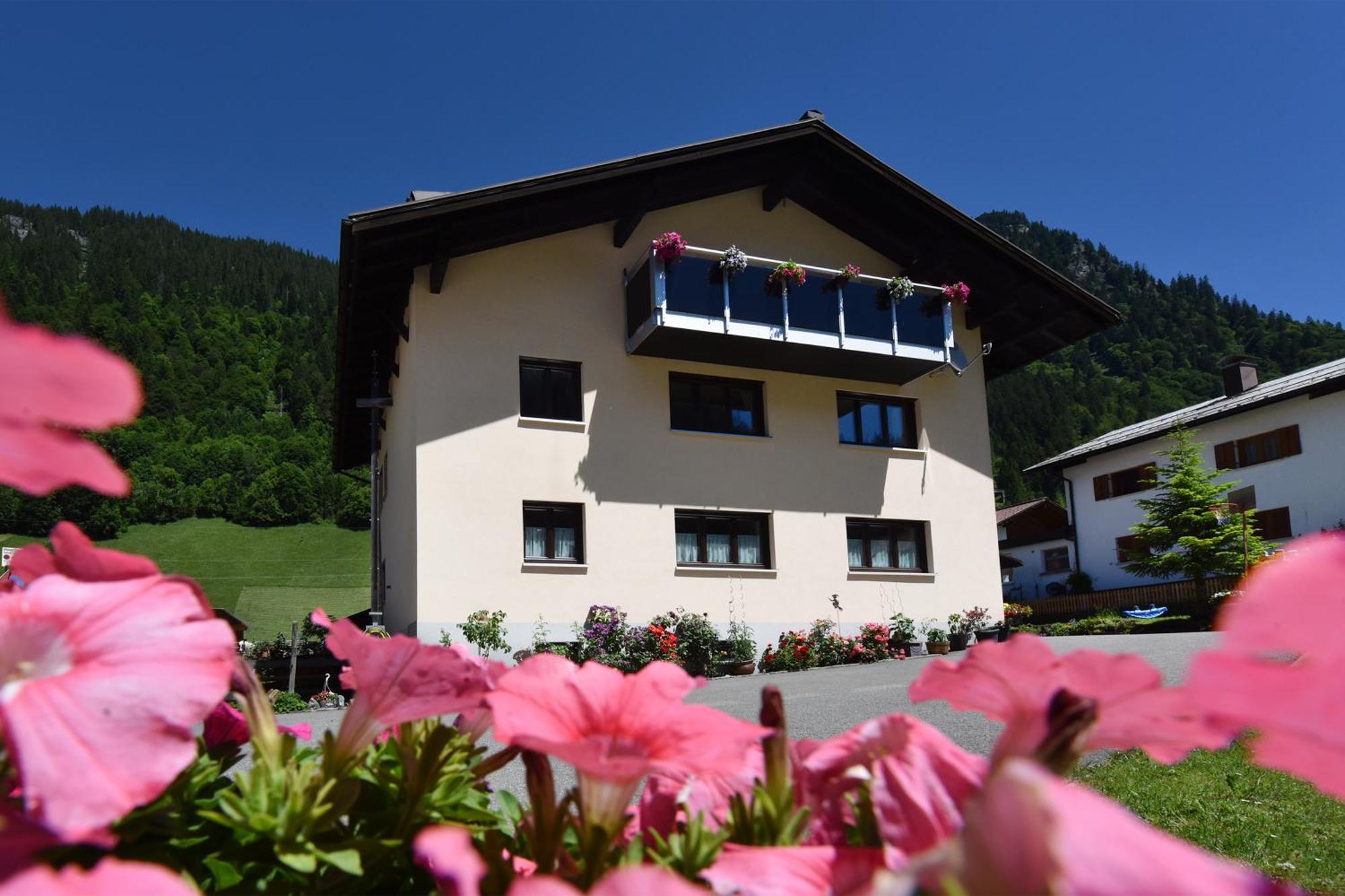 Landhaus Juritsch Klosterle am Arlberg Bagian luar foto